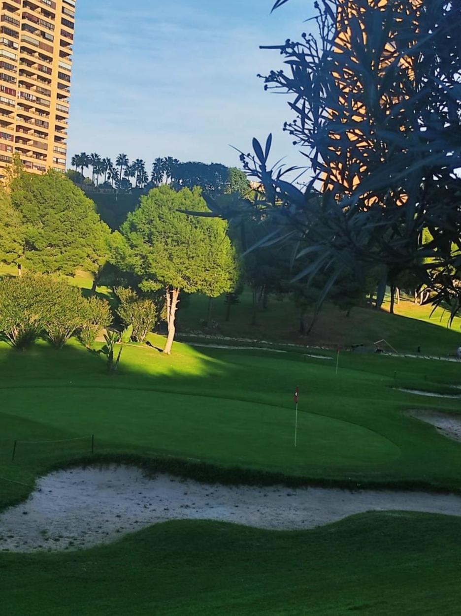 בנידורם Apartament Costa Rica 2, 150 Meters To The Beach מראה חיצוני תמונה