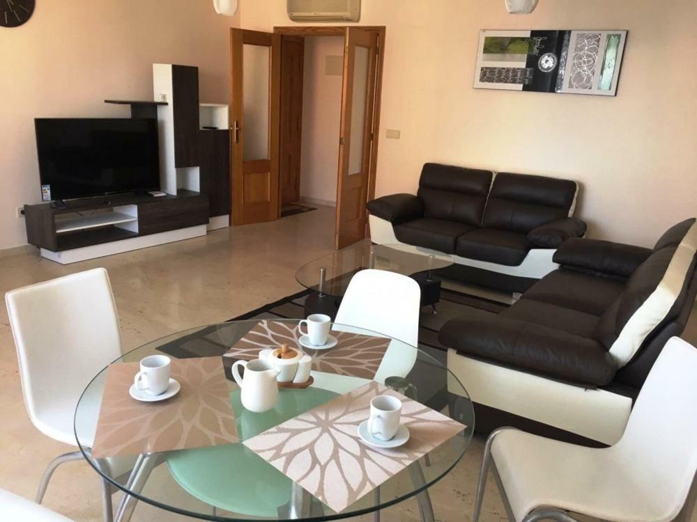 בנידורם Apartament Costa Rica 2, 150 Meters To The Beach מראה חיצוני תמונה