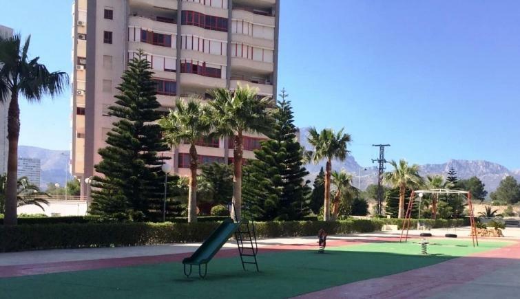 בנידורם Apartament Costa Rica 2, 150 Meters To The Beach מראה חיצוני תמונה
