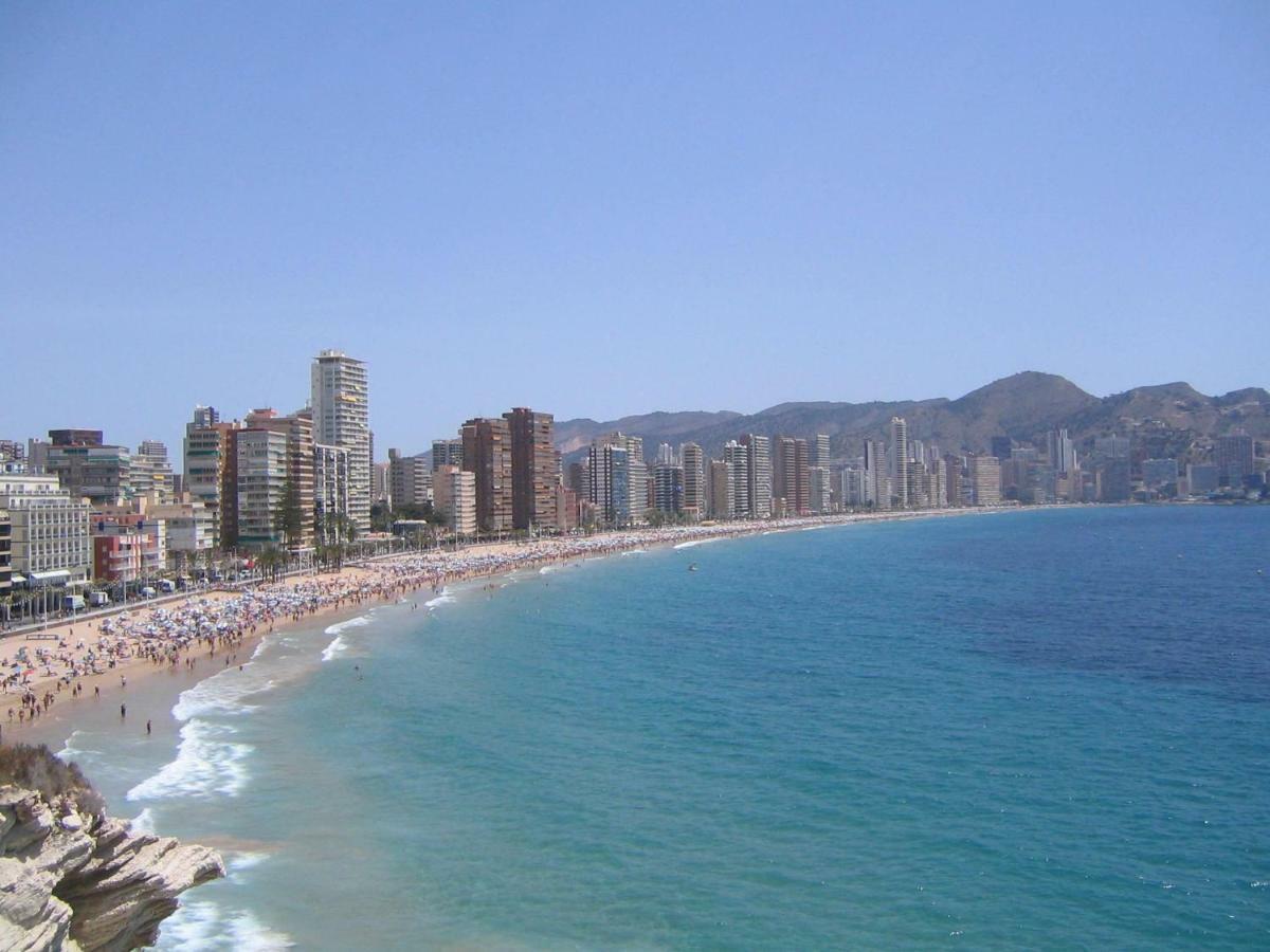 בנידורם Apartament Costa Rica 2, 150 Meters To The Beach מראה חיצוני תמונה